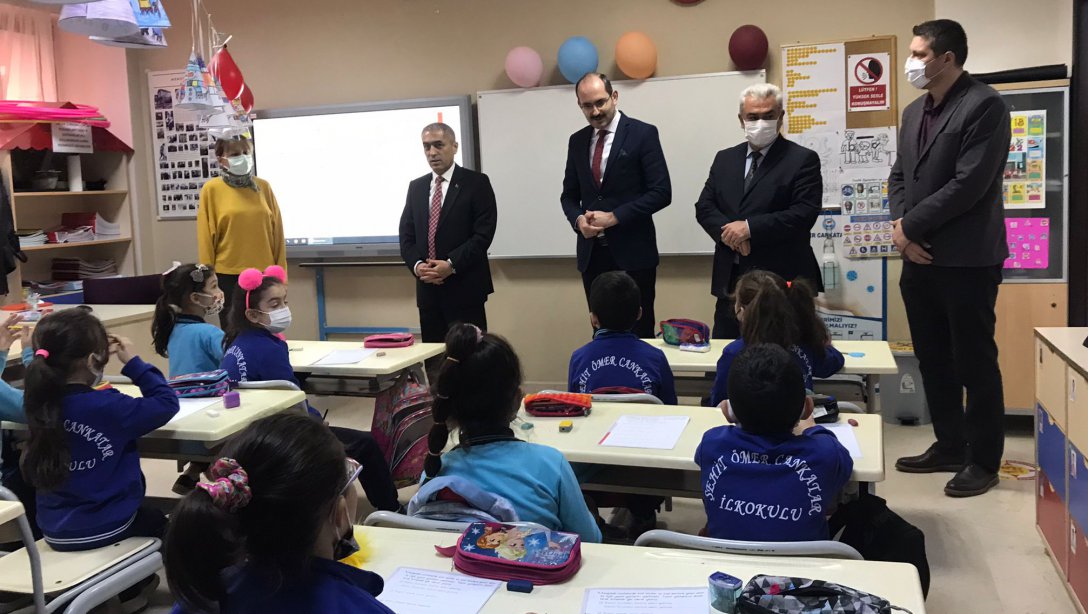 Zeytinburnu Kaymakamımız Sayın Zekeriya Güney Okullarımızı Ziyaret Etti