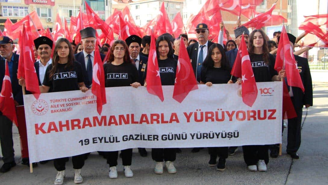 19 EYLÜL GAZİLER GÜNÜ ÇELENK SUNMA TÖRENİ YAPILDI